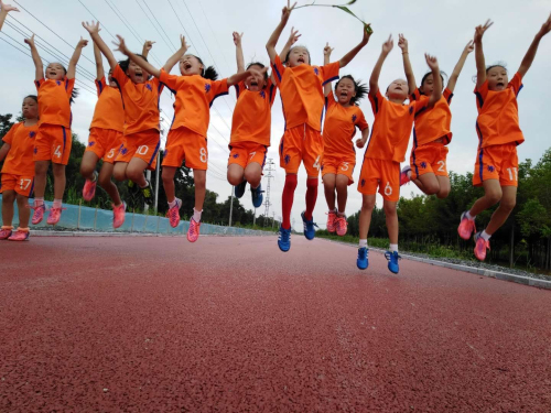 辽宁体彩组织足球夏令营 让山区孩子感受体彩